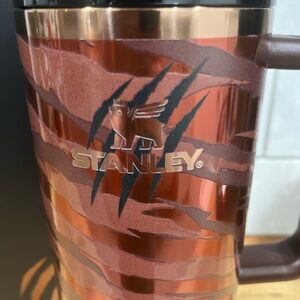 ✨ SOLD OUT ✨ Stanley x Tyla Tiger Limited Edition 40 oz Quencher